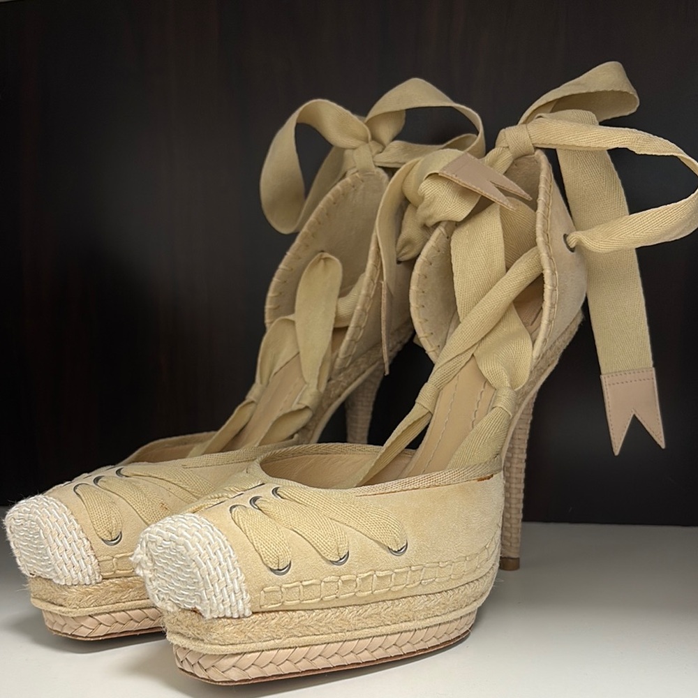 Elegant Beige Espadrille Wedges - Picture 2 of 3